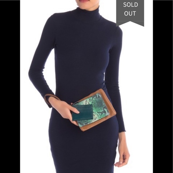 AMY KESTENBERG 3-piece Leather Travel Bag/Wristlet - Picture 3 of 4